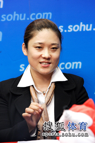 体育台 乒乓球   刘伟:5次冠军(3次混双,1次女团和女双)   刘伟5岁
